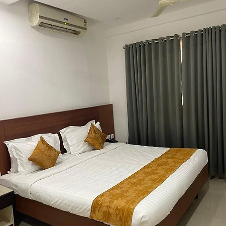 Thrissur Kallada Sangeetha Hotels מראה חיצוני תמונה