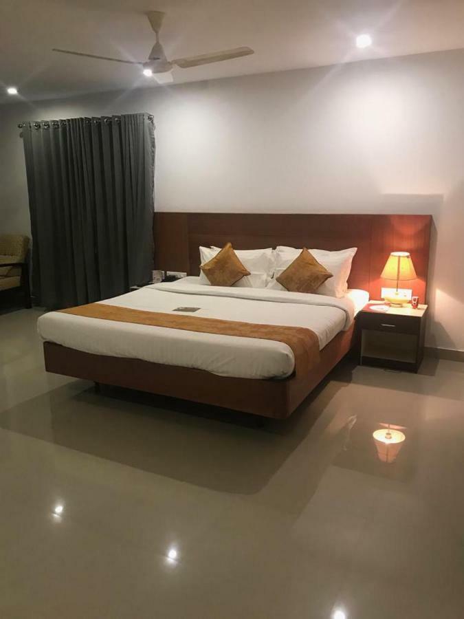 Thrissur Kallada Sangeetha Hotels מראה חיצוני תמונה